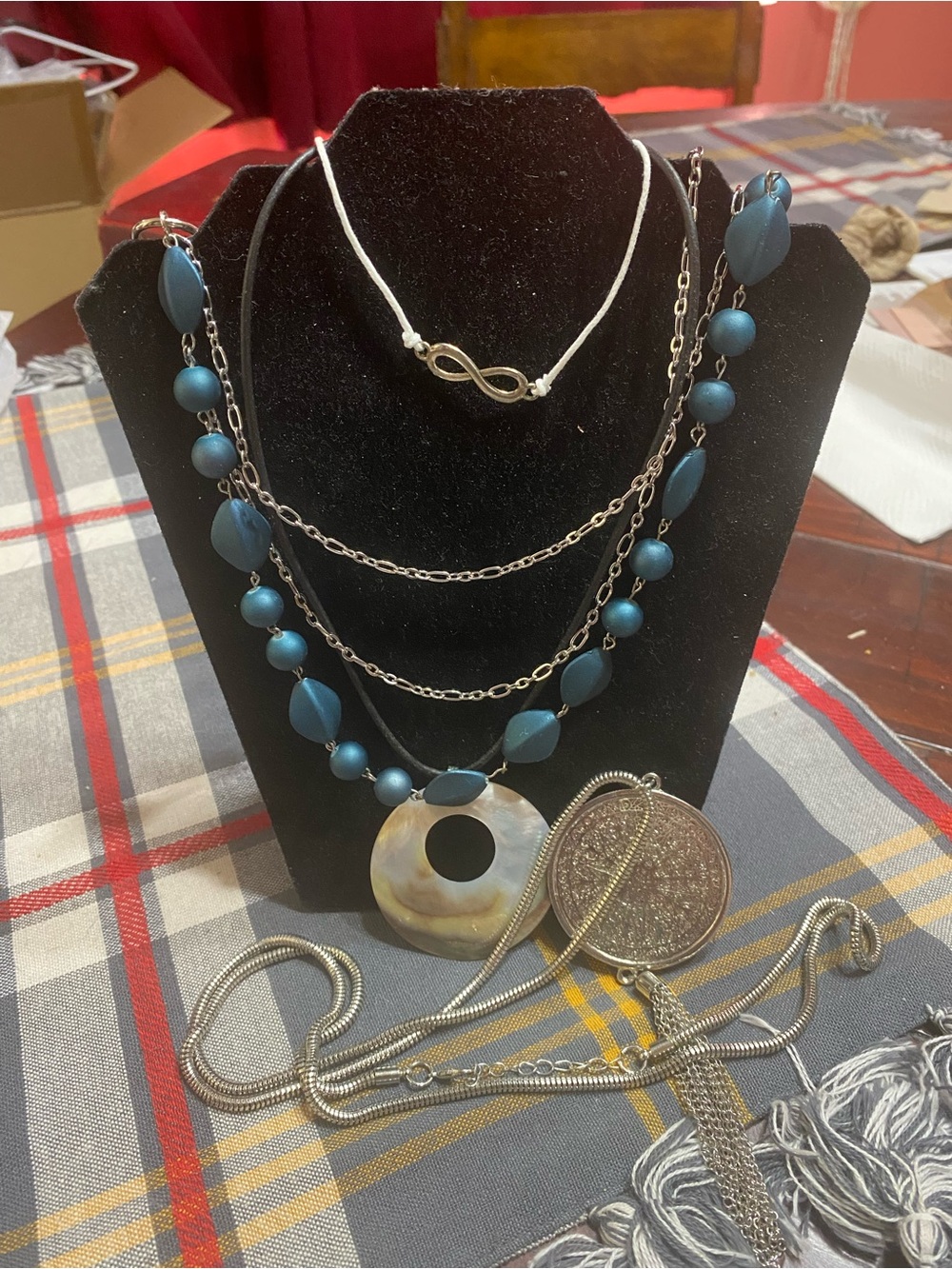 Jewelry bundle. 4 pieces costume jewelry